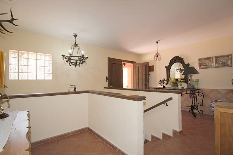 6 bedroom Country House for sale