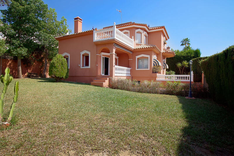 Villa til salgs i Mijas, Málaga