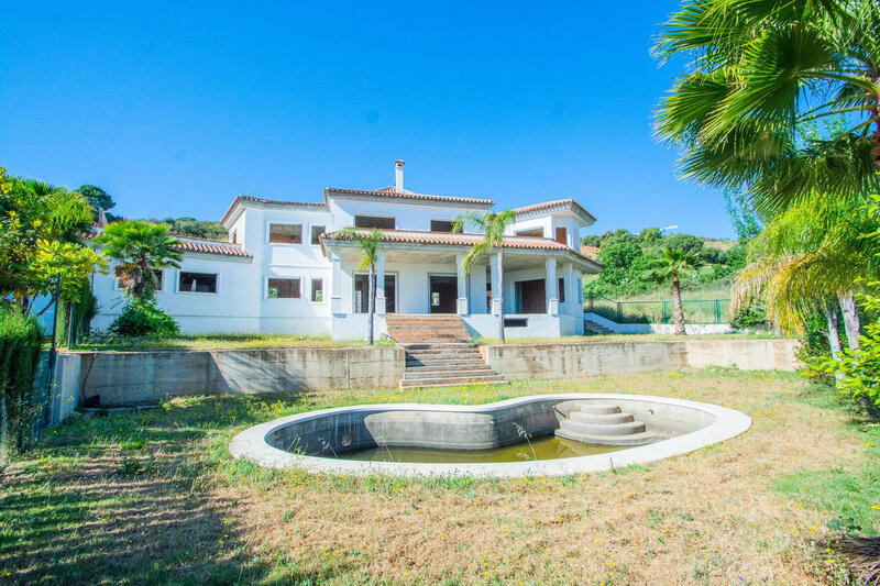 Villa for sale in La Cala de Mijas, Málaga